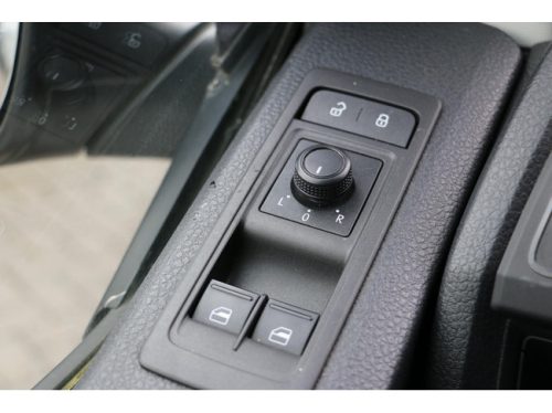 Fourgon am&eacute;nag&eacute; Volkswagen Transporter TDI 150ch Automatique T6 | Climatisation | Si&egrave;ges chauffants | Vitres &eacute;lectriques | 4 couchages | nouvel int&eacute;rieur | R&eacute;frig&eacute;rateur + cong&eacute;lateur | photo : 13