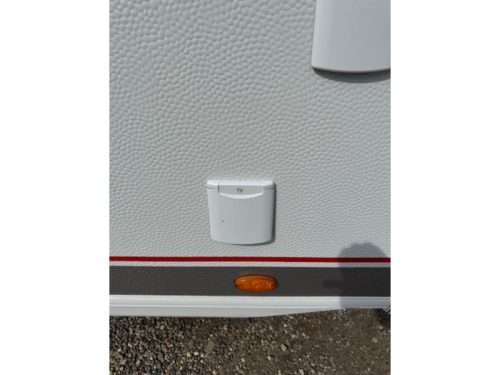 B&uuml;rstner Premio Plus 520 TL spacious family caravan photo: 18