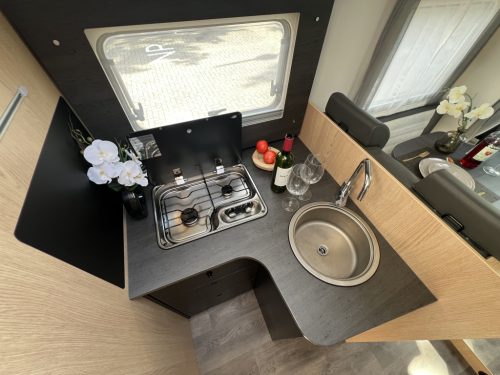 Sunlight T68 Adventure Edition 9T AUT ENKELE BEDDEN+HEFBED foto: 7