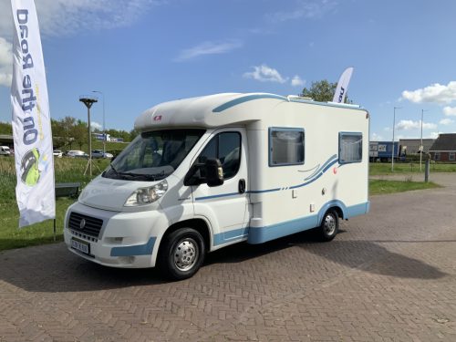 Adria Compact 2.3 MultiJ. 130 PS, Teilintegriert, franz&ouml;sisches Bett hinten, Motorklimaanlage, Anh&auml;ngerkupplung, kleiner Camper, Bj. 2009 Camp centrum on the road Marum Foto: 0