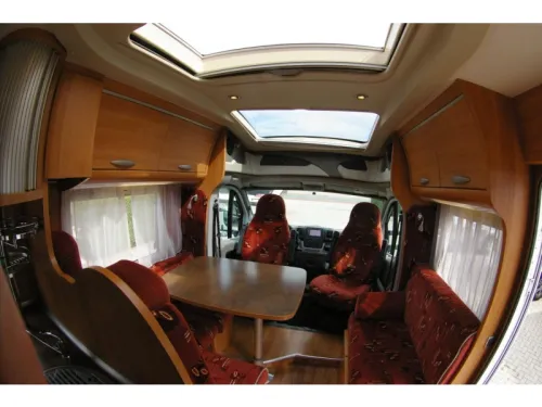 Chausson Allegro 93 Franz&ouml;sisches Bett, Top Aufteilung. Foto: 6