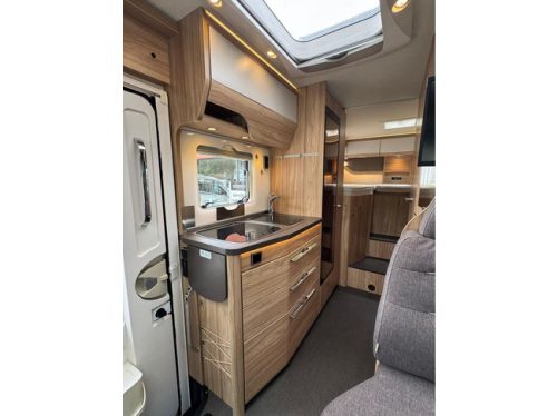Hymer MLT 580 V6 190HP Single Beds Led 2 Solar Panels photo: 11