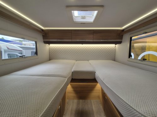 Adria Matrix M 670 SL 160 hp Single beds  photo: 10