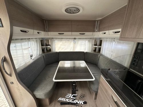 Hobby Prestige 540 UL SINGLE BED MOVER AWNING photo: 2