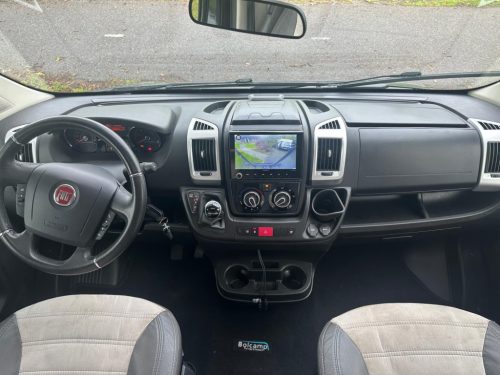 Su T68 Adventure Edition, automatic, TV + sat, single beds and pop-top roof photo: 4