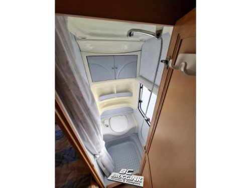 Fendt Platin 510 TFB French bed Microwave Awning photo: 7