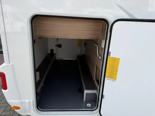 Adria Coral Axess 600 SC Queensbed 34000 km Airco photo: 8