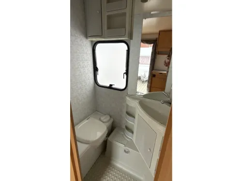 Adria Altea 461 DB 2x Sitzbereich Etagenbett Toilette Foto: 5