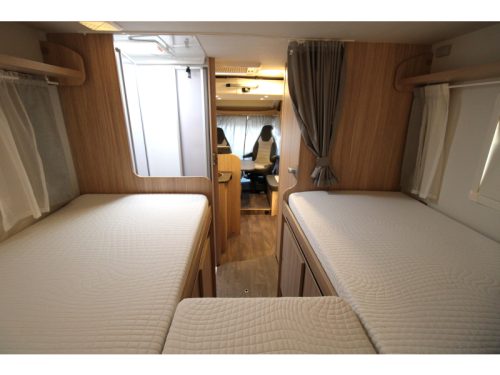 Sunlight T 68 Adventure Edition Single Beds / Drop-down bed photo: 12