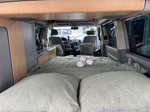 Volkswagen California T5 2.5tdi 4 Motion Pop-top roof Cruise Control Climate Control Bearlock CarPlay photo: 20