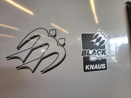 Knaus Sudwind Black Selection 460 EU de f&aacute;brica muy completo foto: 1