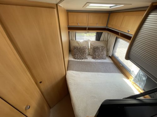 Dethleffs ADVANTAGE T5801 FRENCH BED FACE TO FACE photo: 17