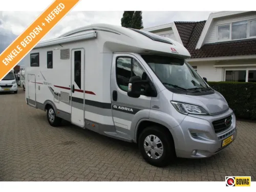 Adria Matrix Plus 670 SL Einzelbetten, Hubbett.