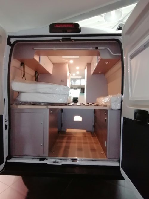 B&uuml;rstner Travel Van photo : 10