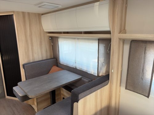 Hobby De Luxe 460 SFF Model 2027 photo: 3