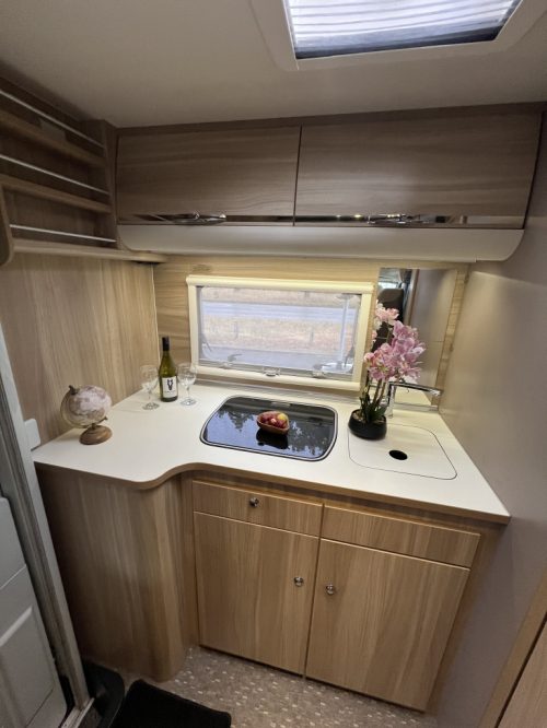 Adria Matrix 590 SG POP-TOP ROOF VERY COMPACT SOLAR PANEL EURO5 photo: 5