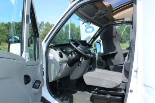 Knaus Sun Ti 700 Meg, Querbett, Garage, drehbare Vordersitze, Halbdinette, Sitzbank. Bj. 2008 Marum (Groningen) Foto: 19