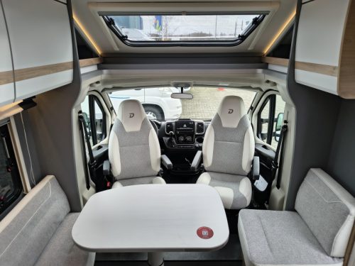 Autocaravana Dethleffs Just Camp T 7052 EB Active - autom&aacute;tica foto: 2