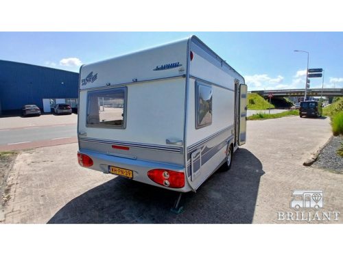Fendt Saphir 470 caravan.. French bed/round seating photo: 3