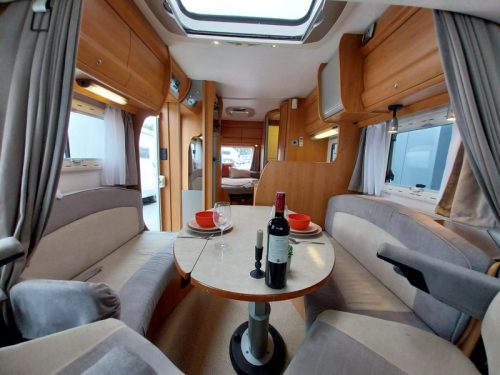 Hymer Eriba mit 44497 km und Dachklimaanlage Foto: 1