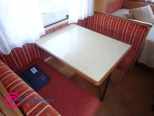 Caravelair Venicia 420 Met Dwars Bed en Treinzit  foto: 12