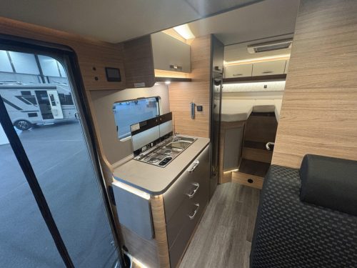 Weinsberg CaraSuite 650 MEG drop-down bed | ex-rental photo: 15