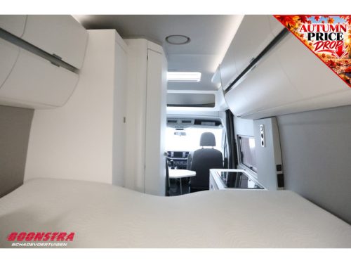 Volkswagen Crafter Grand California 680 2.0 TDI 177 HP 4Motion DSG ACC Awning AHK Navi Clima Solar Camera PDC photo: 10