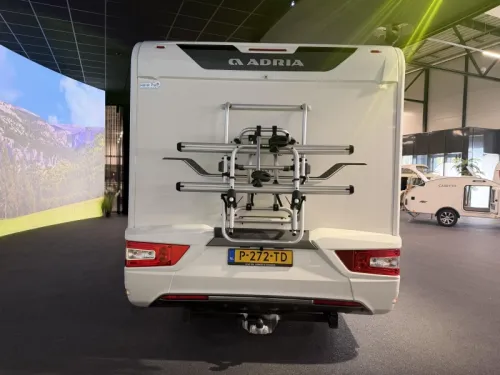 Adria Matrix 670 DC Queensbett / Hubdach | A69 Foto: 3