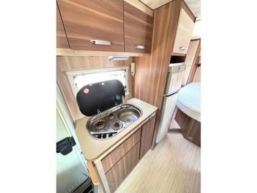 McLouis Glamys 72 Queensbed/2011/Euro4/6.7M photo: 8