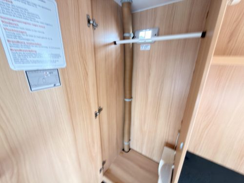 Sunlight Njoy 42 D +mover+awning+Bike rack photo: 13