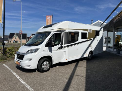 Hymer Carado SINGLE BEDS + POP-TOP ROOF photo: 1