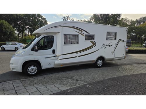 McLouis MC4 74G Queensbed pop-top roof photo: 3