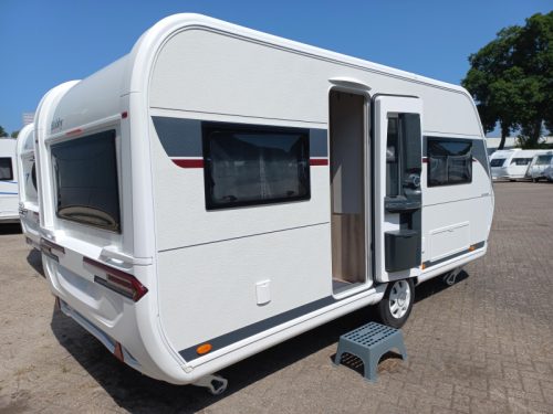 Hobby De Luxe 460 UFE 1500kg Foto: 1