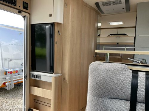 Hymer B-MCT 600 White-Line Mercedes 170-HP Automatic Single beds, Many extras and low mileage, 1st Owner photo: 3