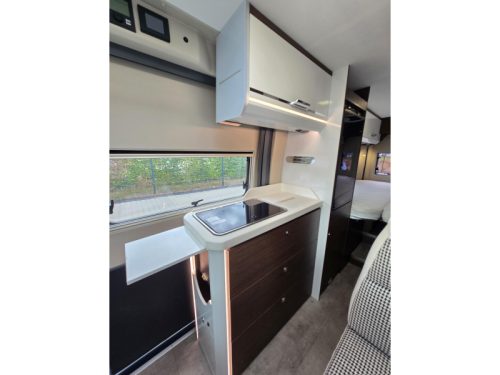 Karmann Davis 640 Lengte Bedden 9G Automaat  foto: 12