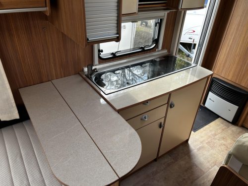 B&uuml;rstner Averso Fifty 450 TS Mover en luifel  foto: 11