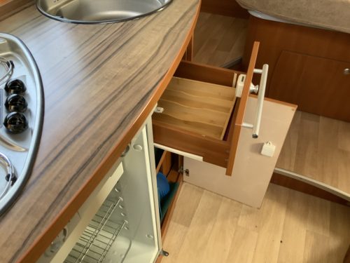 Chausson Welcome 72 2.3 MultiJet 130 PK Teilintegriert, Motor-Klimaanlage, Queensize-Bett, autom. Satellitensch&uuml;ssel, / LCD-Bildschirm, Bj. 2010 &ldquo; Ihr Wohnmobil-Verkaufsvermittler Foto: 21