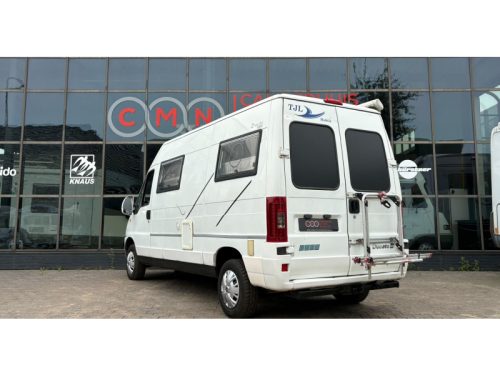 P&ouml;ssl 2win TJL,560,Fixed bed,Awning photo: 4