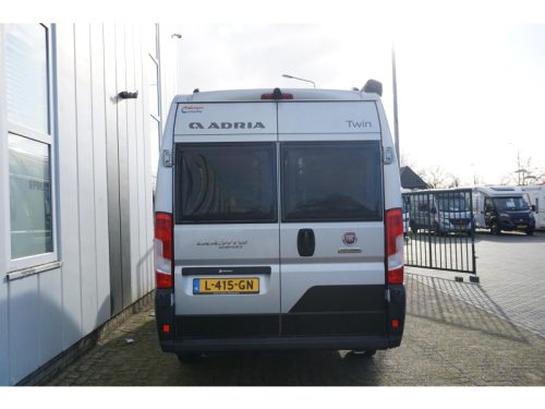 Adria Twin Supreme 640 SLB Automaat Foto: 5