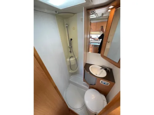 Adria Sport S 577 SP Festbett Etwas Sch&ouml;nes Foto: 15