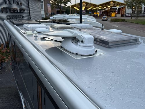 Hymer BMC-I 690 Queen bed-Pull-down bed-Mercedes photo: 19