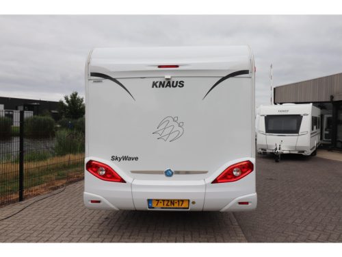 Knaus Sky Wave 700 MEG 4-Berths/Single beds photo: 3