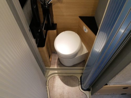 P&ouml;ssl Trenta 540, 5.40 meter camper van, Transverse bed!! photo: 15