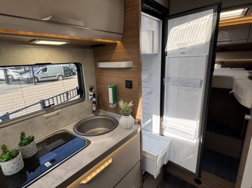 Knaus Van TI Vansation 650 MEG AUTOMAAT 9-Traps 180 pk Euro6 Fiat Ducato 8 **Einzelbetten/Satelliten-TV/Navi/Kamera/Lithium/Anh&auml;ngerkupplung/T Foto: 14