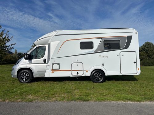 B&uuml;rstner Harmony Line Lyseo BT6441 Automaat Half integraal camper Nieuwstaat! foto: 5