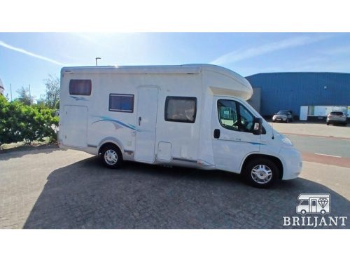 Chausson FLASH 16 ... 2011 transverse bed/bunk bed photo: 2