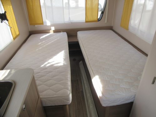 Dethleffs C'Joy Active 460 LE WITH MOVER AND AWNING photo: 4
