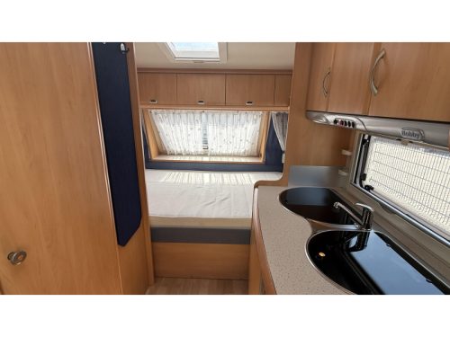 Hobby De luxe Easy 440 SF Querbett Sitztoilette Foto: 11