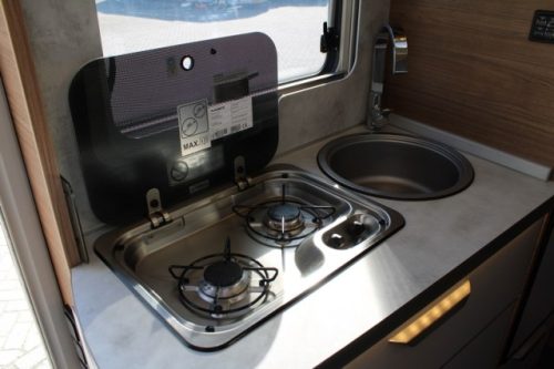 Junger Knaus VanSation 650 Peugeot 2.2 l/ 165 PS mit nur 7.873 km Einzelbetten (45  Foto: 36