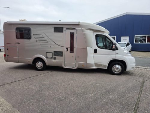 Hymer T 698 CL Queensbed, Omvormer etc.  foto: 19